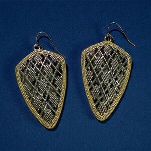 Kendra Scott Elegant Gold and Silver Dangle Earrings